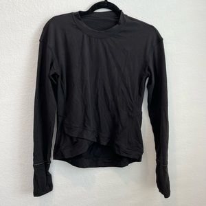 LULULEMON Close To Crossing Top